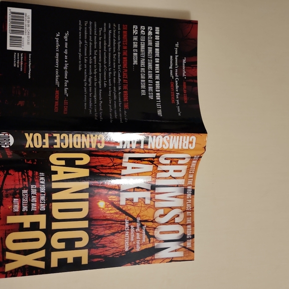 Crimson Lake: Paperback book By Candice Fox, good preowned condition - Picture 3 of 6